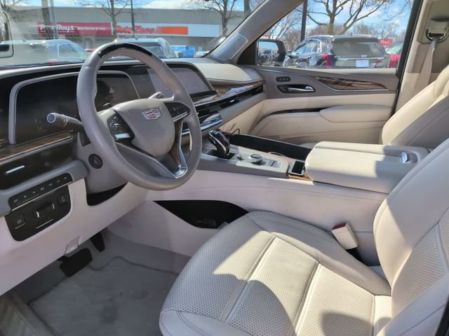 Certified 2022 Cadillac Escalade Premium Luxury Platinum image 17