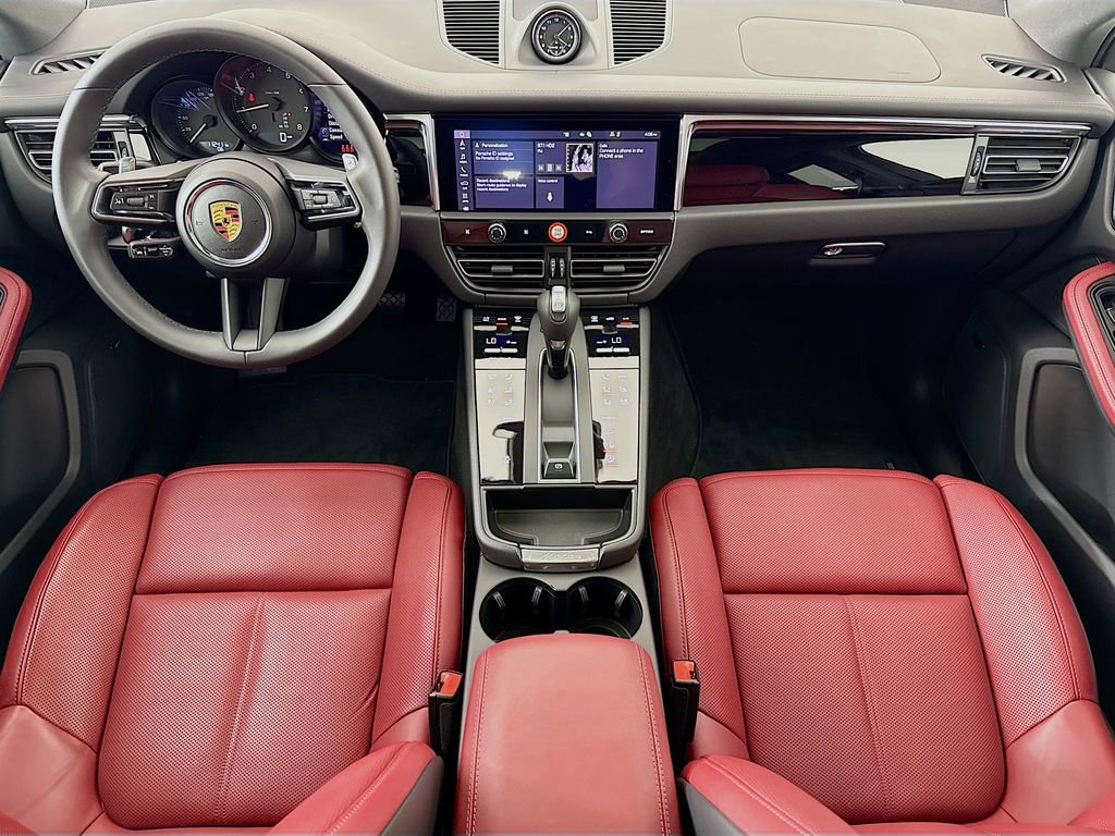 Certified 2025 Porsche Macan image 27