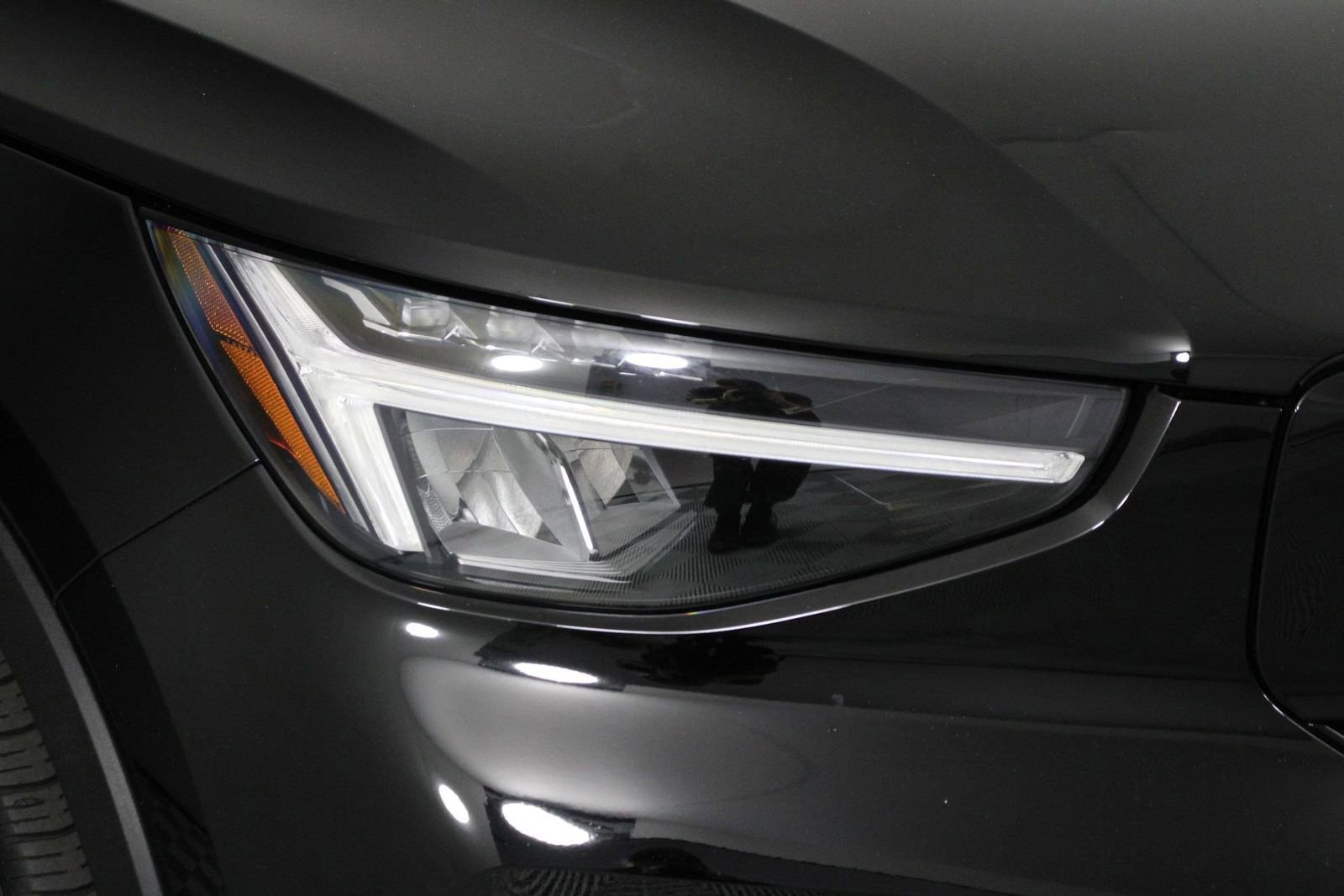 Certified 2023 Volvo C40 Recharge Core AWD/4WD image 24