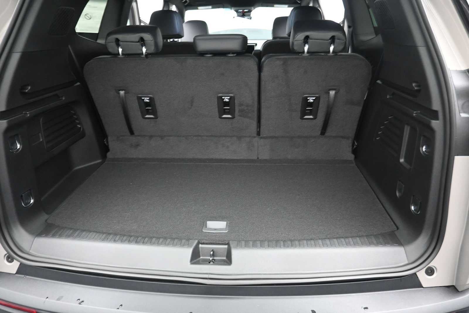 New 2026 GMC Acadia AT4 w/ Luxury Package AWD/4WD image 32