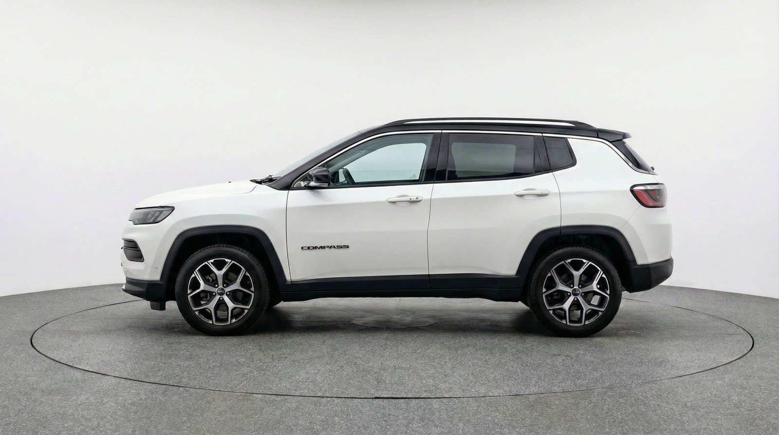 Used 2025 Jeep Compass Limited AWD/4WD image 5