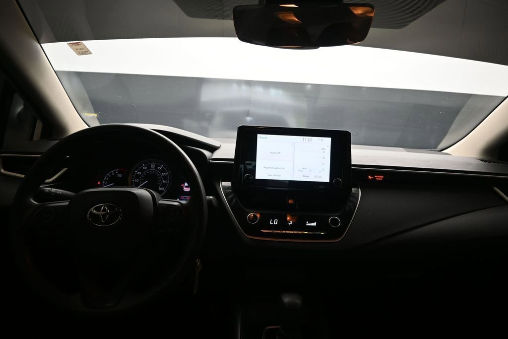 Used 2022 Toyota Corolla LE FWD image 19