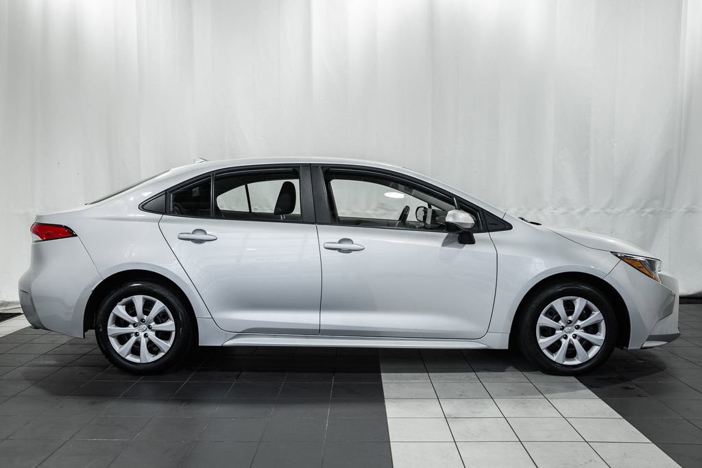 Used 2025 Toyota Corolla LE image 3