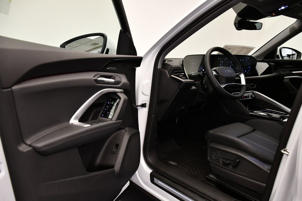 Used 2025 Audi Q5 Premium Plus w/ Premium Plus image 36