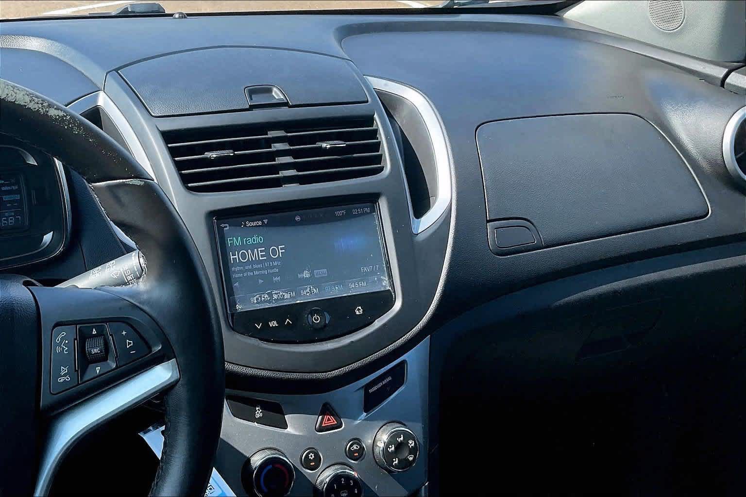 Used 2015 Chevrolet Trax LT w/ LT Sun and Sound Package FWD image 14