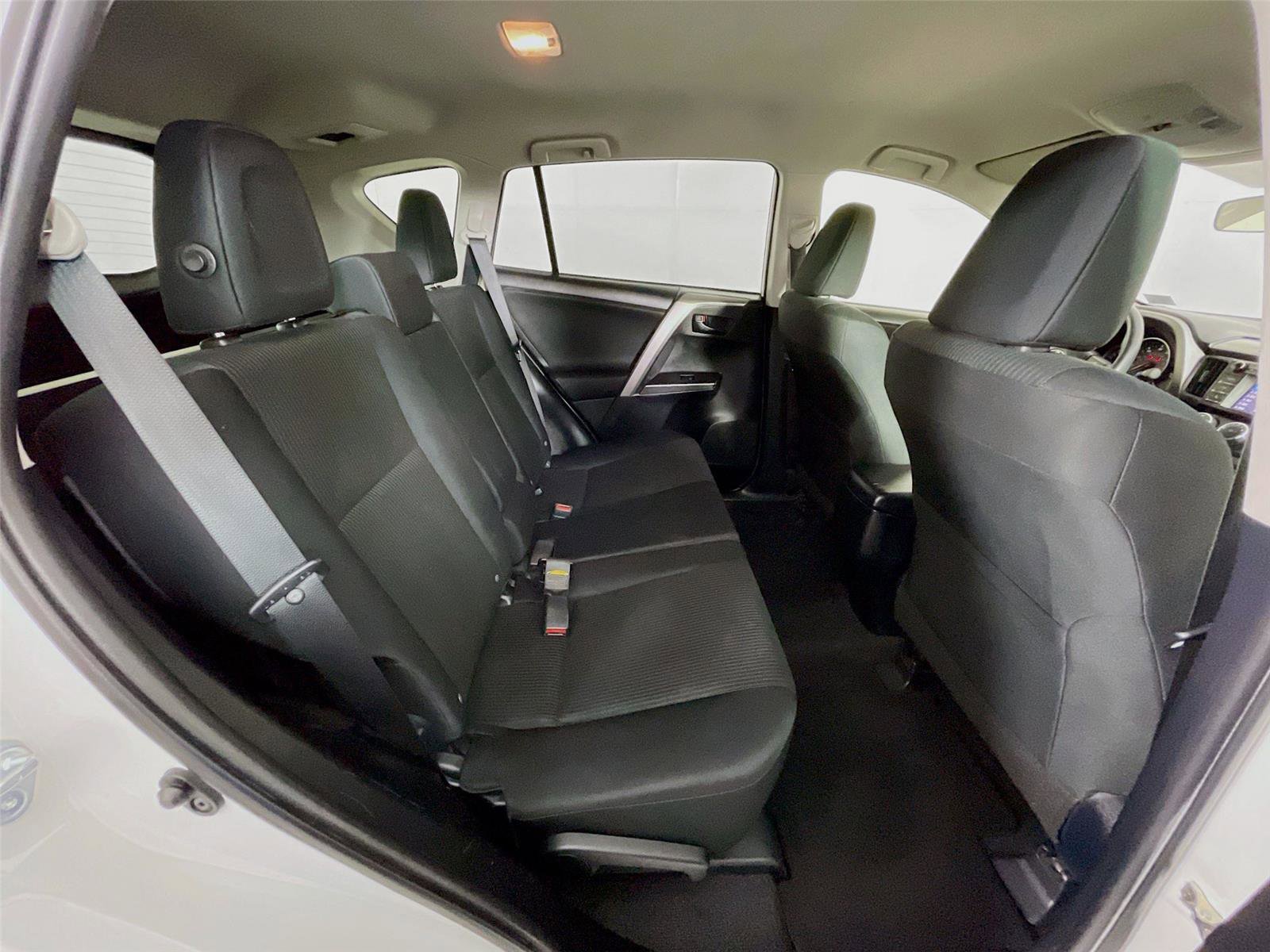 Used 2016 Toyota RAV4 LE AWD/4WD image 27