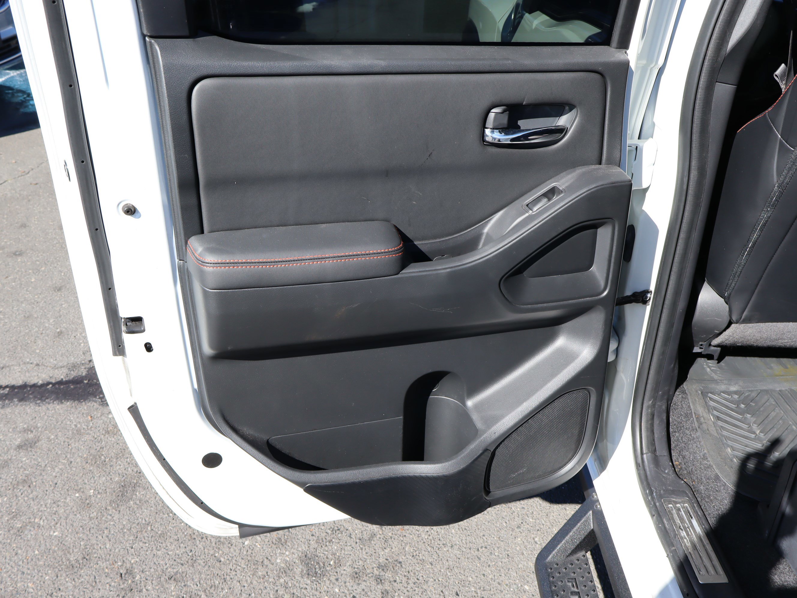 Used 2023 Nissan Frontier PRO-4X w/ Pro-4X Premium Package image 34