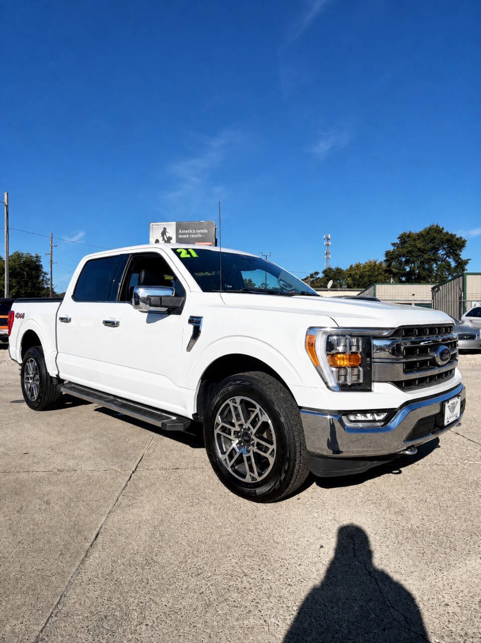Used 2021 Ford F150 Lariat AWD/4WD image 2