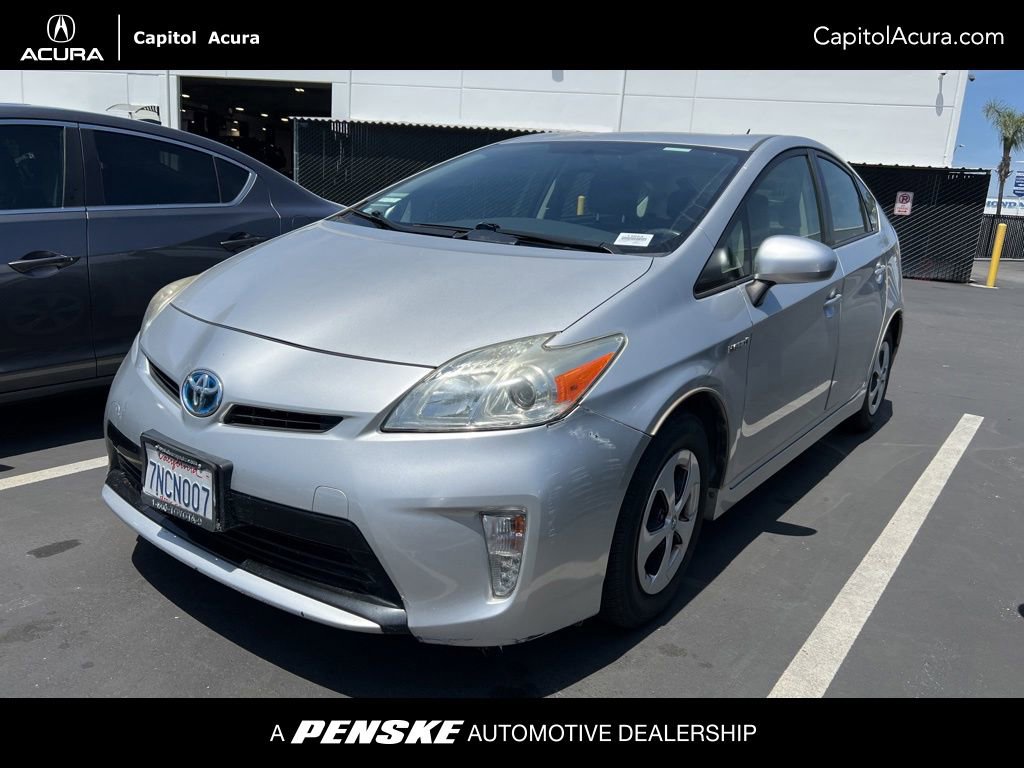 Used 2015 Toyota Prius Two FWD image 1