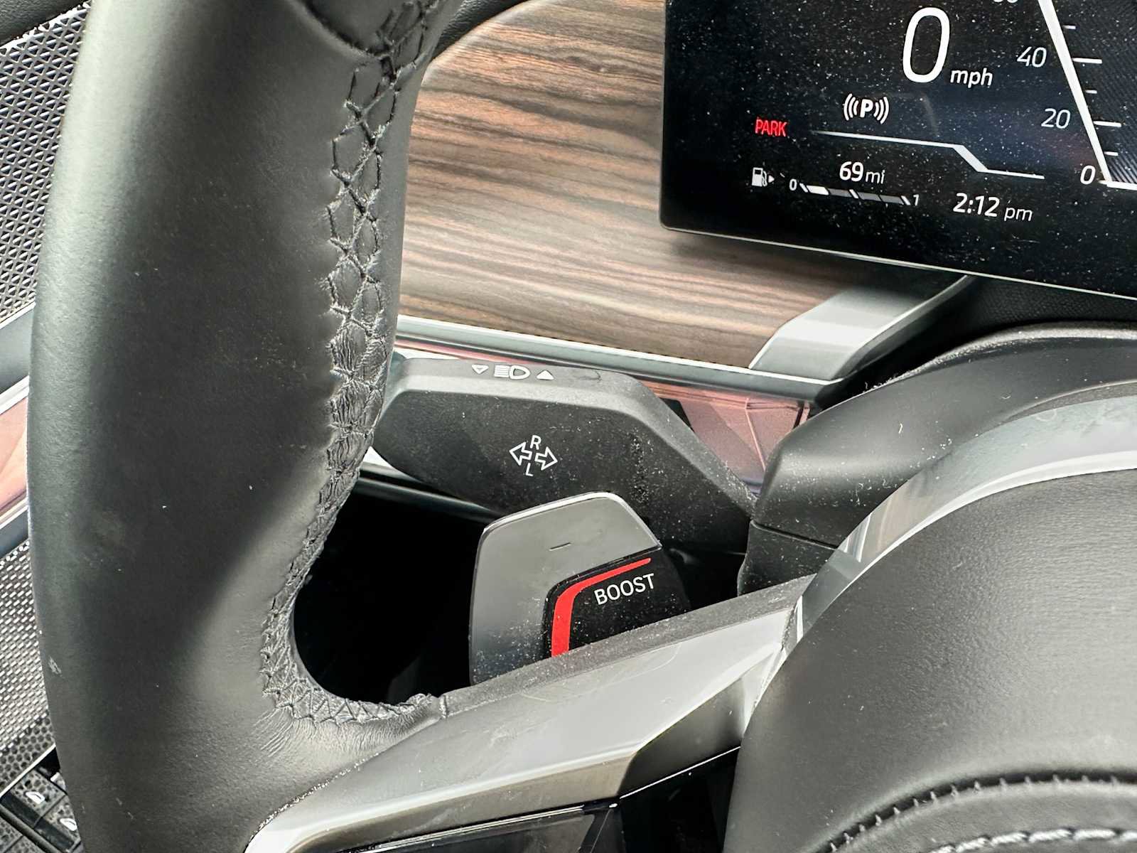 Used 2023 BMW 760i xDrive image 39