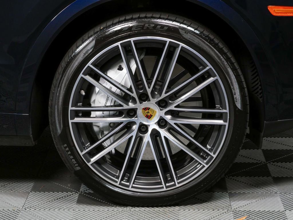 Certified 2021 Porsche Cayenne Turbo AWD/4WD image 31