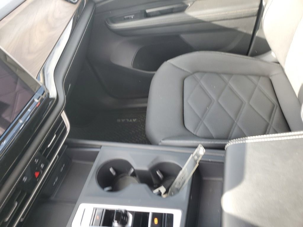 Used 2024 Volkswagen Atlas SE image 20