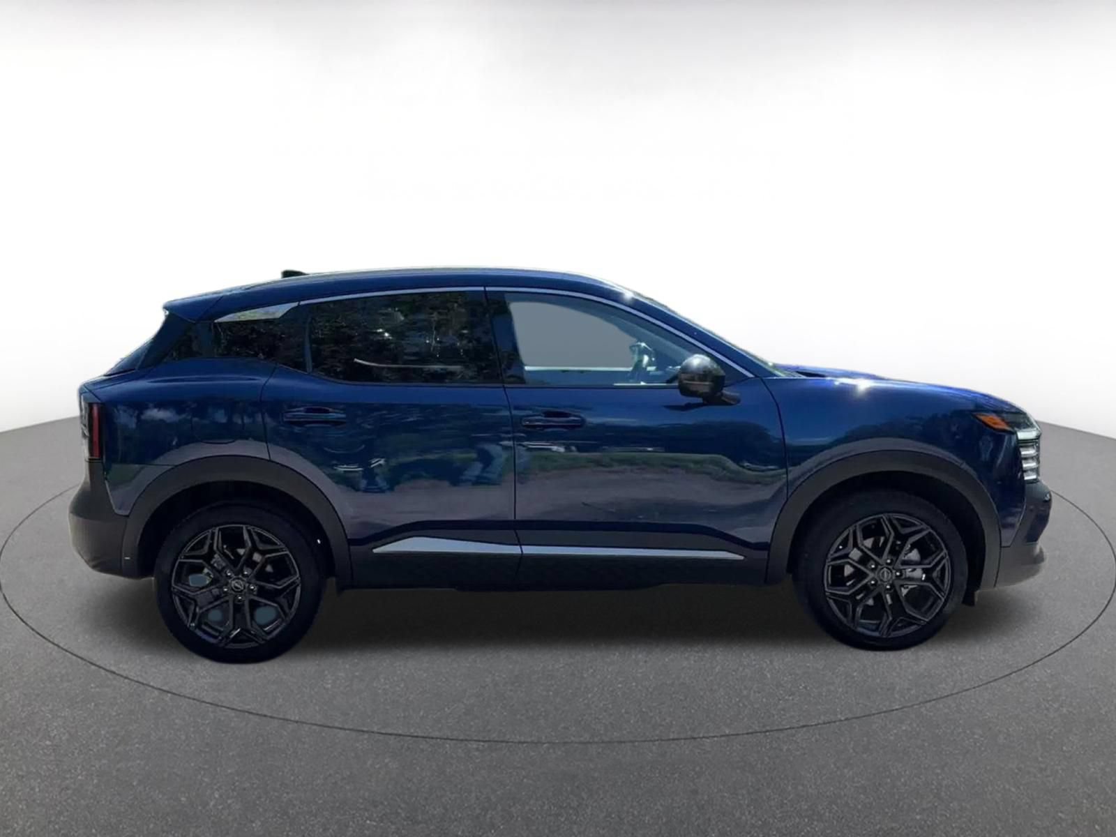 Used 2026 Nissan Kicks SR FWD image 15