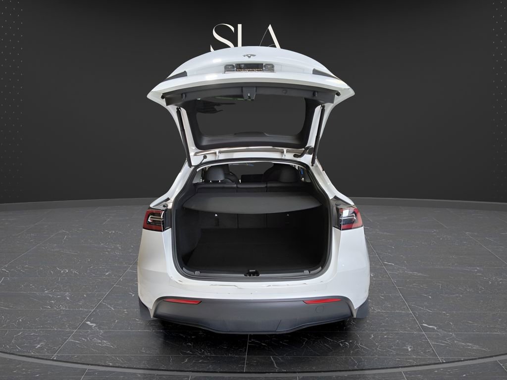Used 2023 Tesla Model Y Performance image 7
