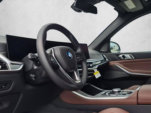 New 2026 BMW X5 xDrive50e w/ Premium Package AWD/4WD image 3