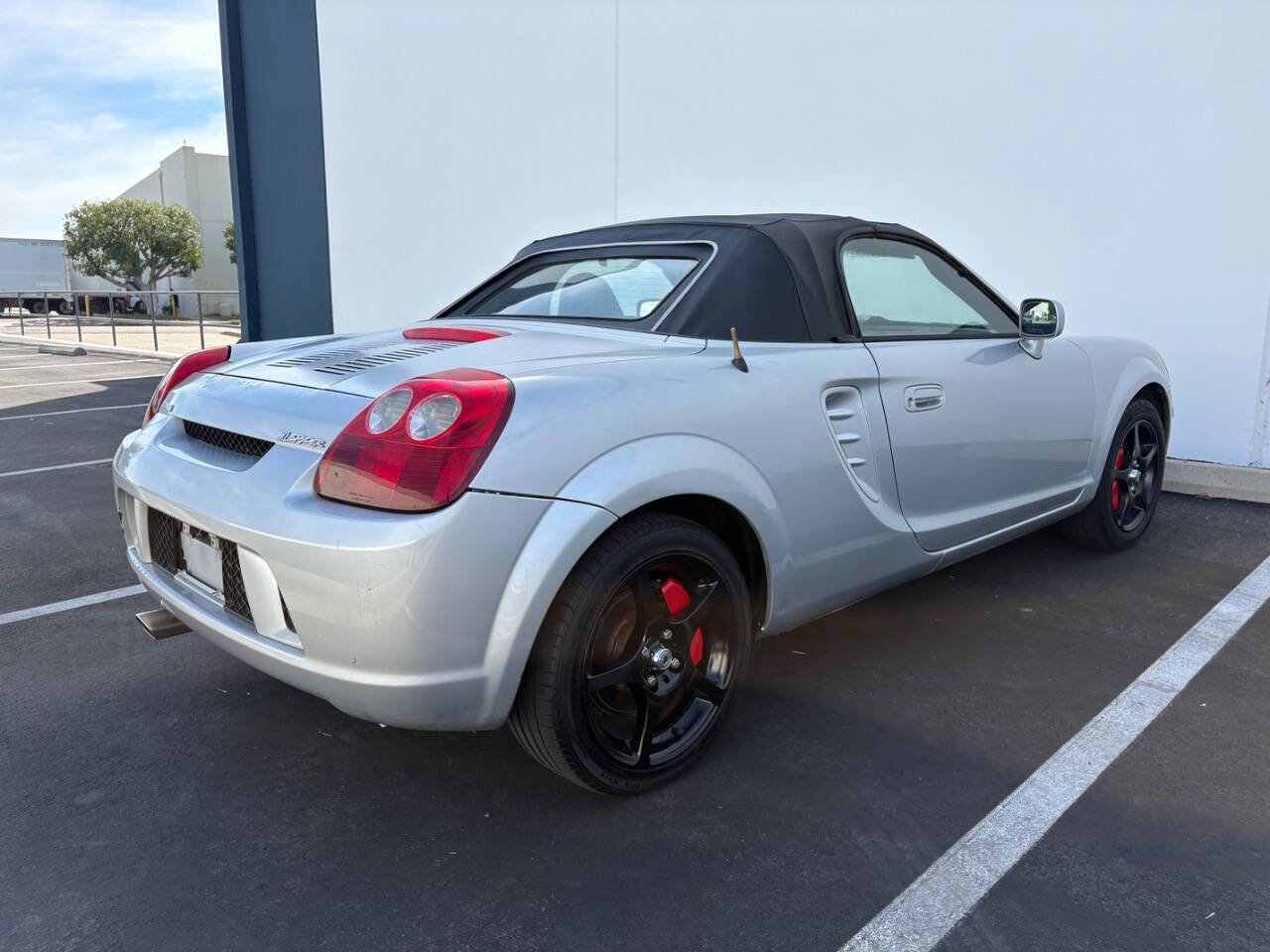 Used 2003 Toyota MR2 RWD image 6