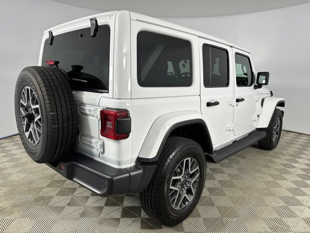 Used 2025 Jeep Wrangler Unlimited Sahara AWD/4WD image 14