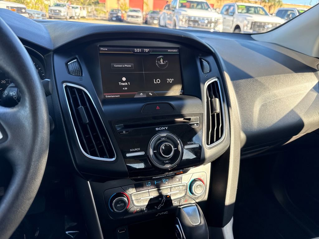 Used 2015 Ford Focus Titanium image 18