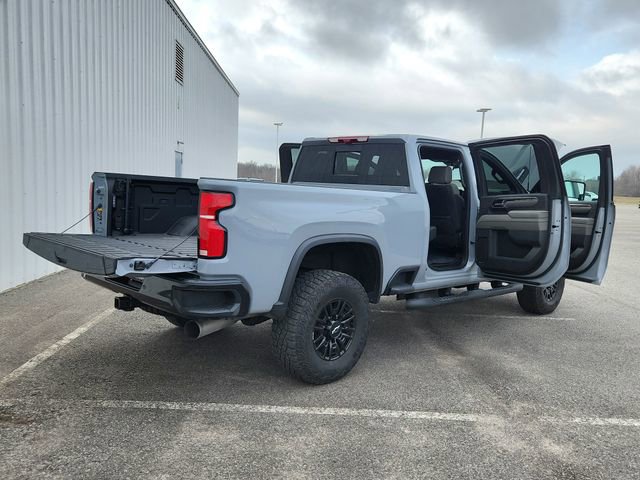 Used 2025 Chevrolet Silverado 2500 ZR2 w/ Technology Package image 14