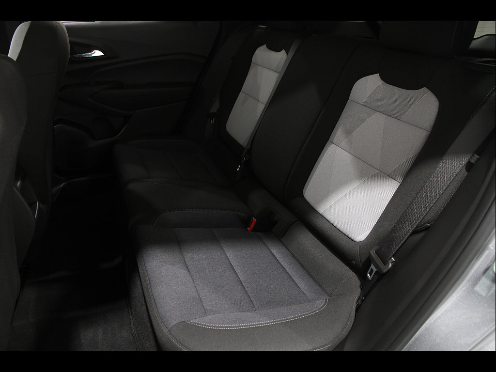 Certified 2024 Chevrolet Trax LS w/ LS Convenience Package FWD image 18
