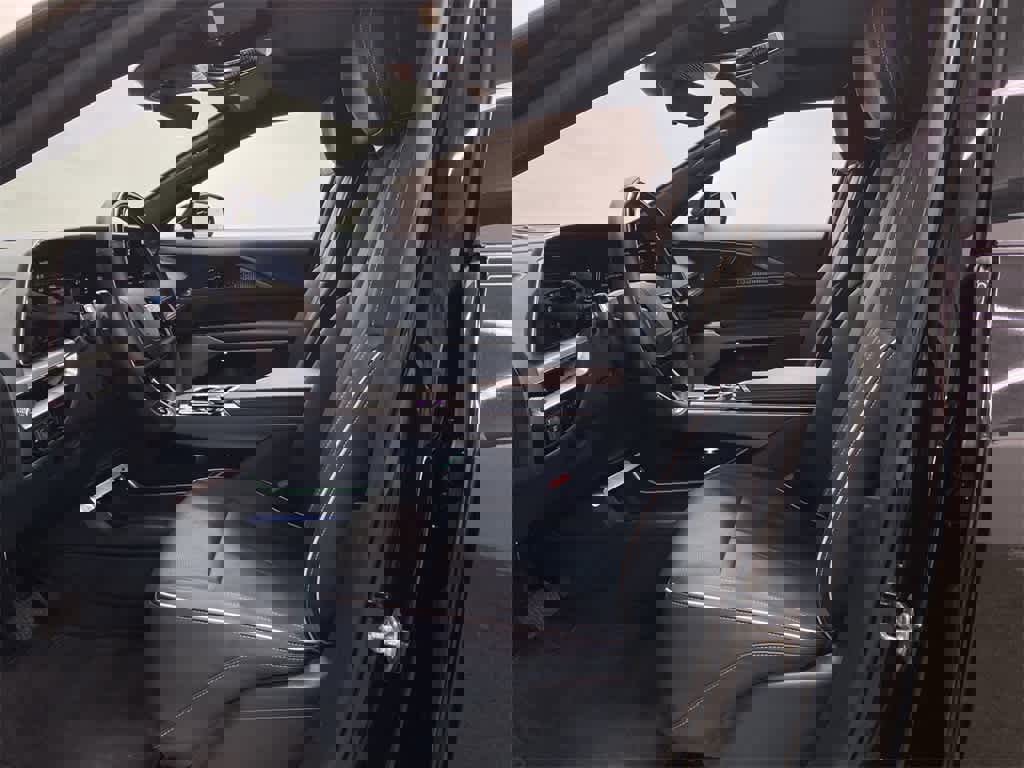 Certified 2024 Cadillac Lyriq Luxury w/ Nappa Leather Package image 14