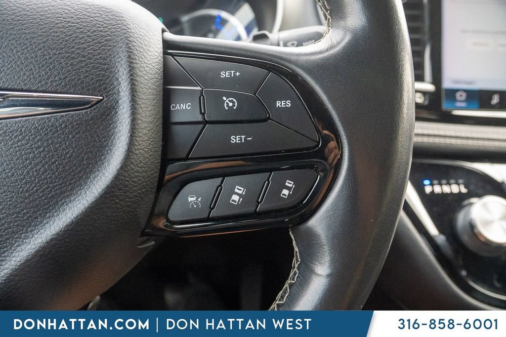 Used 2021 Chrysler Pacifica Touring w/ S Appearance Package FWD image 11