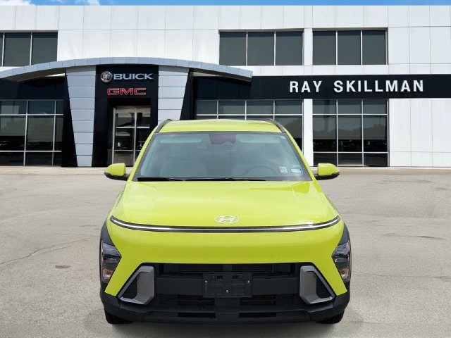 Used 2025 Hyundai Kona SEL FWD image 2