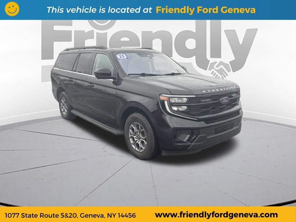 Used 2025 Ford Expedition Max Active AWD/4WD image 3