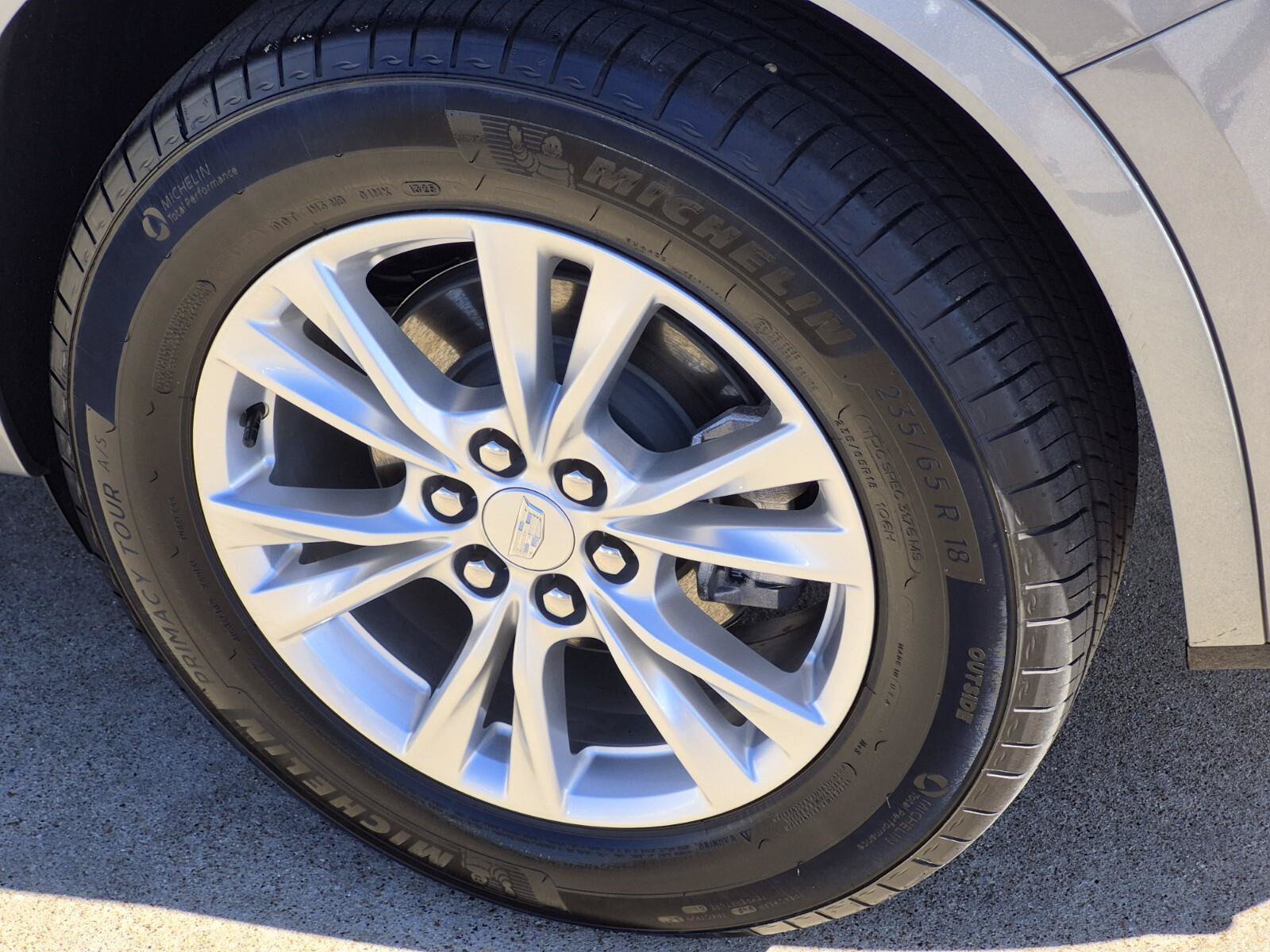 Used 2025 Cadillac XT6 Luxury FWD image 7