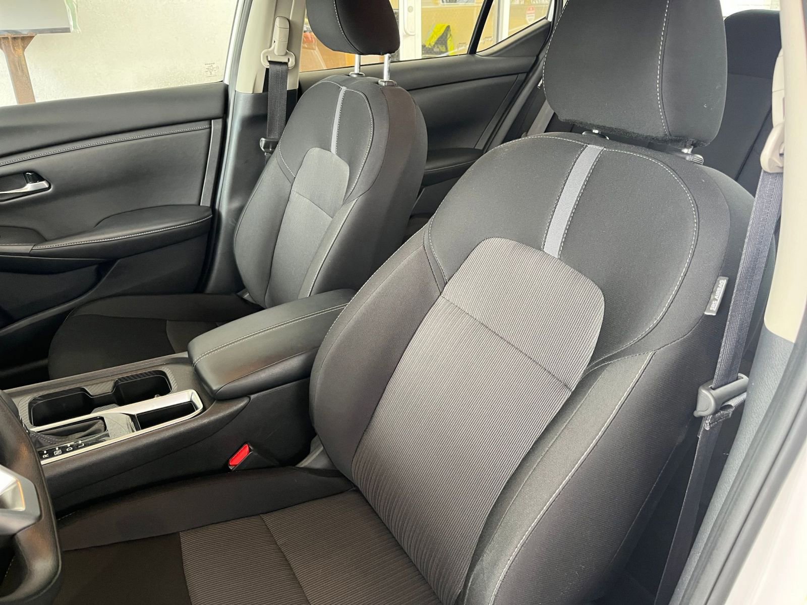 Used 2025 Nissan Sentra SV image 36