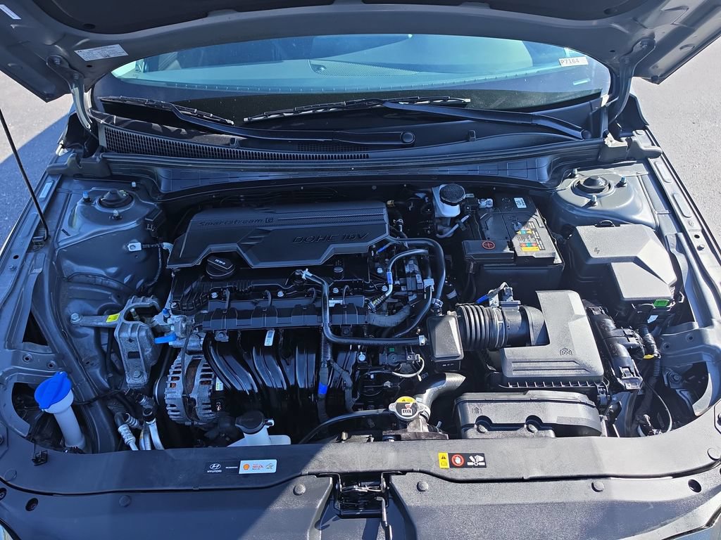 Used 2025 Hyundai Elantra SEL FWD image 27