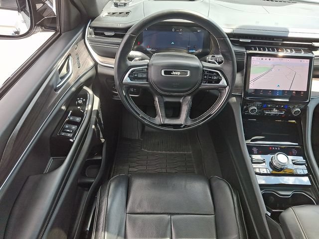 Used 2022 Jeep Grand Cherokee Overland w/ Adv Protech Group III AWD/4WD image 11