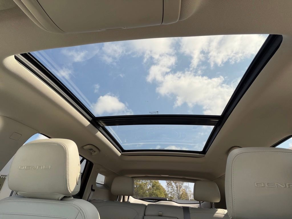 Used 2019 GMC Terrain Denali w/ Advanced Safety Package image 24