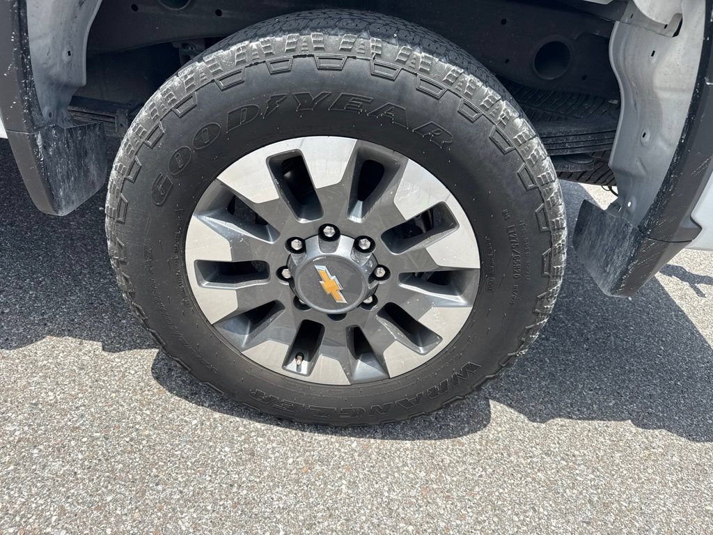 Used 2024 Chevrolet Silverado 2500 Custom w/ Custom Value Package AWD/4WD image 10