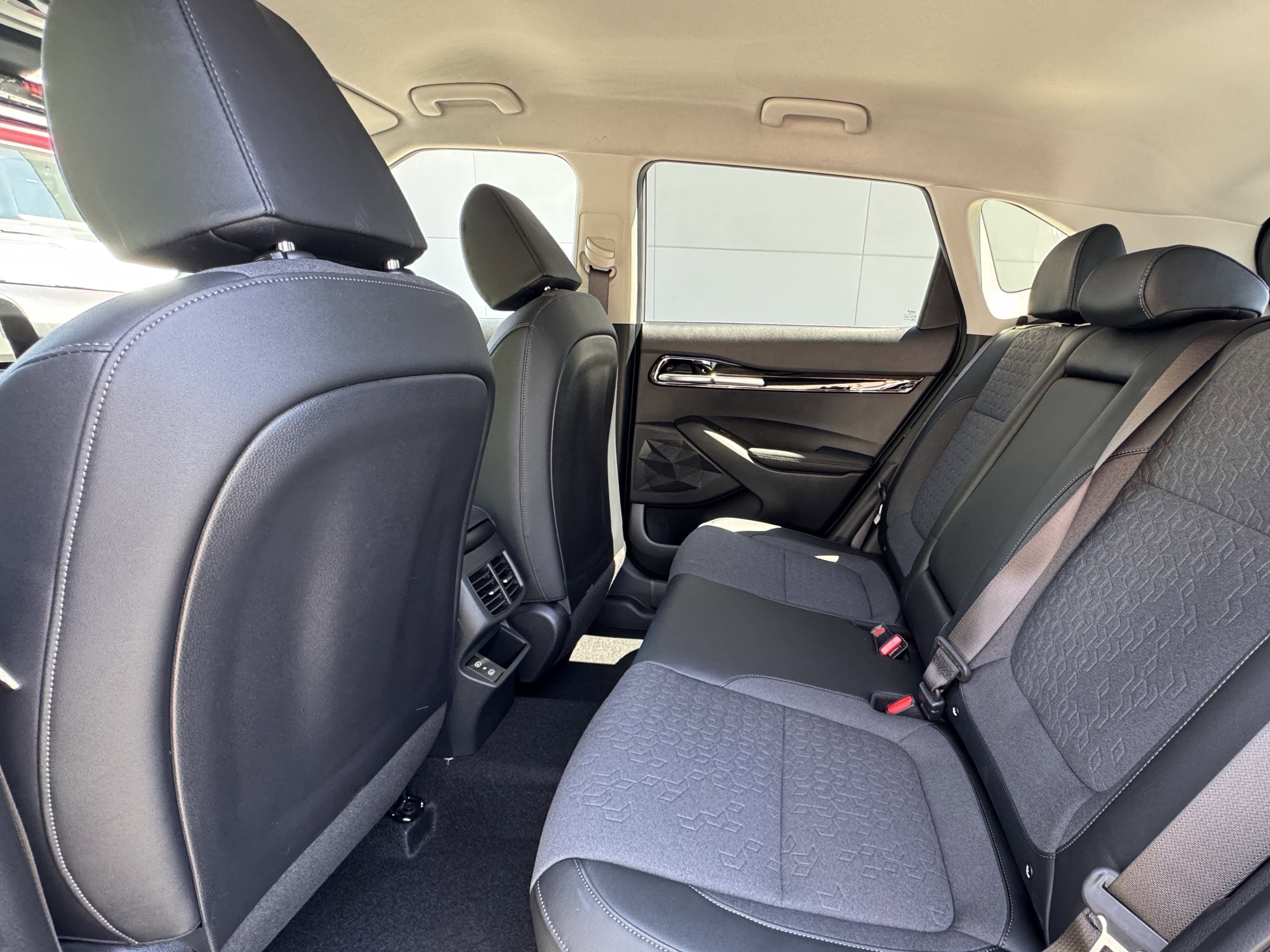 New 2026 Kia Seltos S AWD/4WD image 14