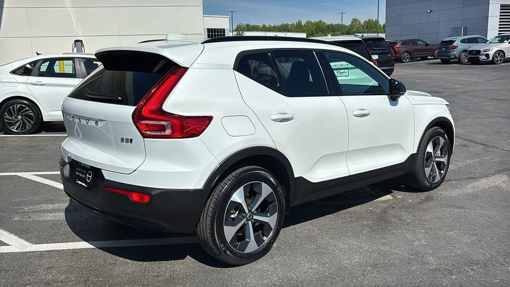 Certified 2026 Volvo XC40 B5 Plus AWD/4WD image 29