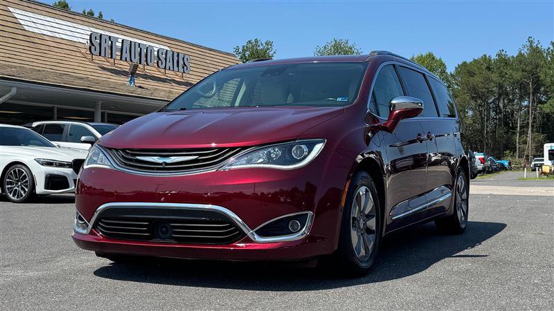 Used 2018 Chrysler Pacifica Limited w/ Advanced Safetytec Group FWD image 2