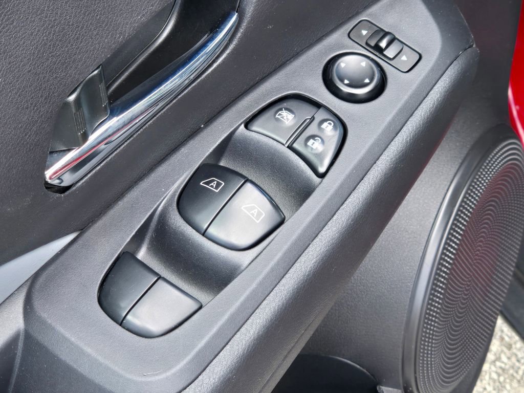 Used 2024 Nissan Kicks SR w/ SR Premium Package FWD image 30