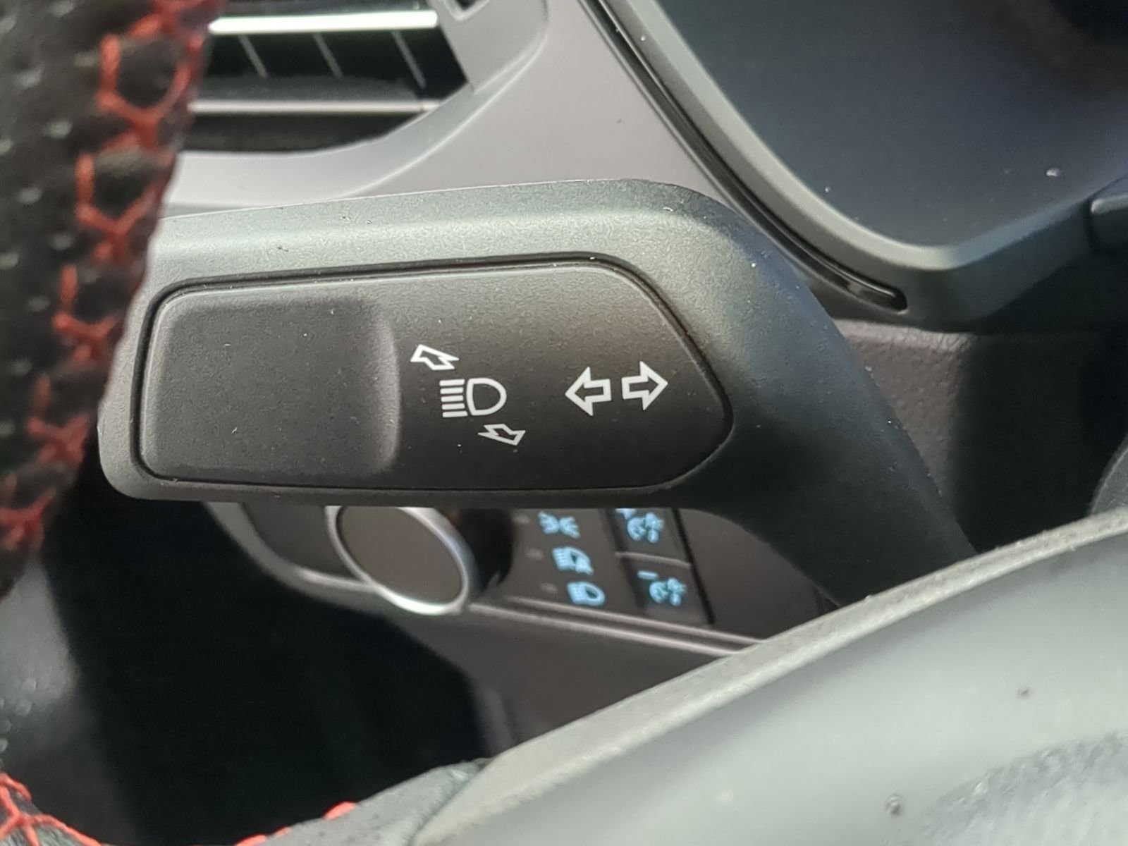 Used 2025 Ford Escape ST-Line image 29