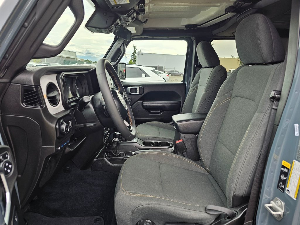 Used 2024 Jeep Wrangler Unlimited AWD/4WD image 19