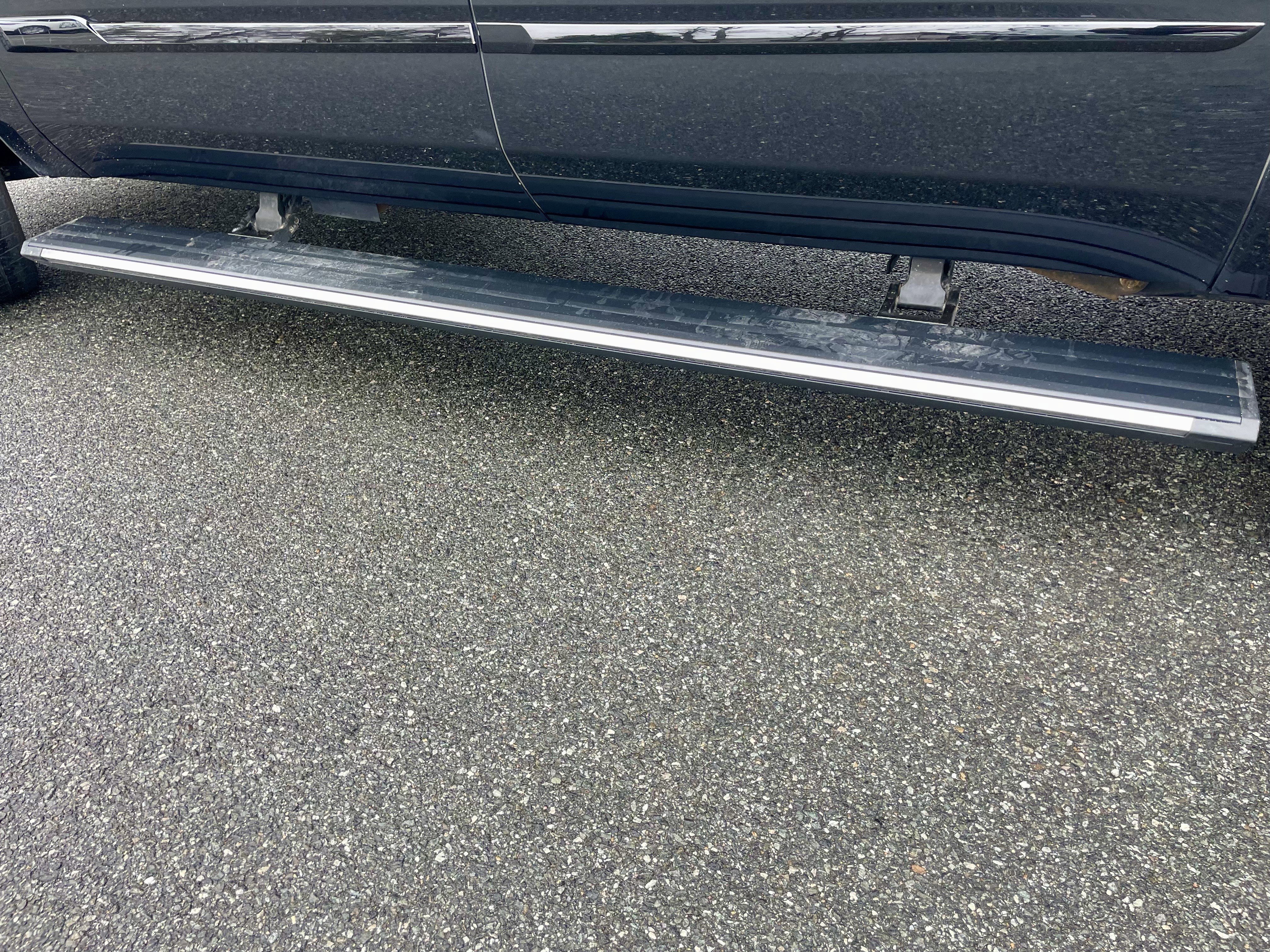 Used 2019 Cadillac Escalade ESV Platinum w/ Escalade Sport Edition image 43