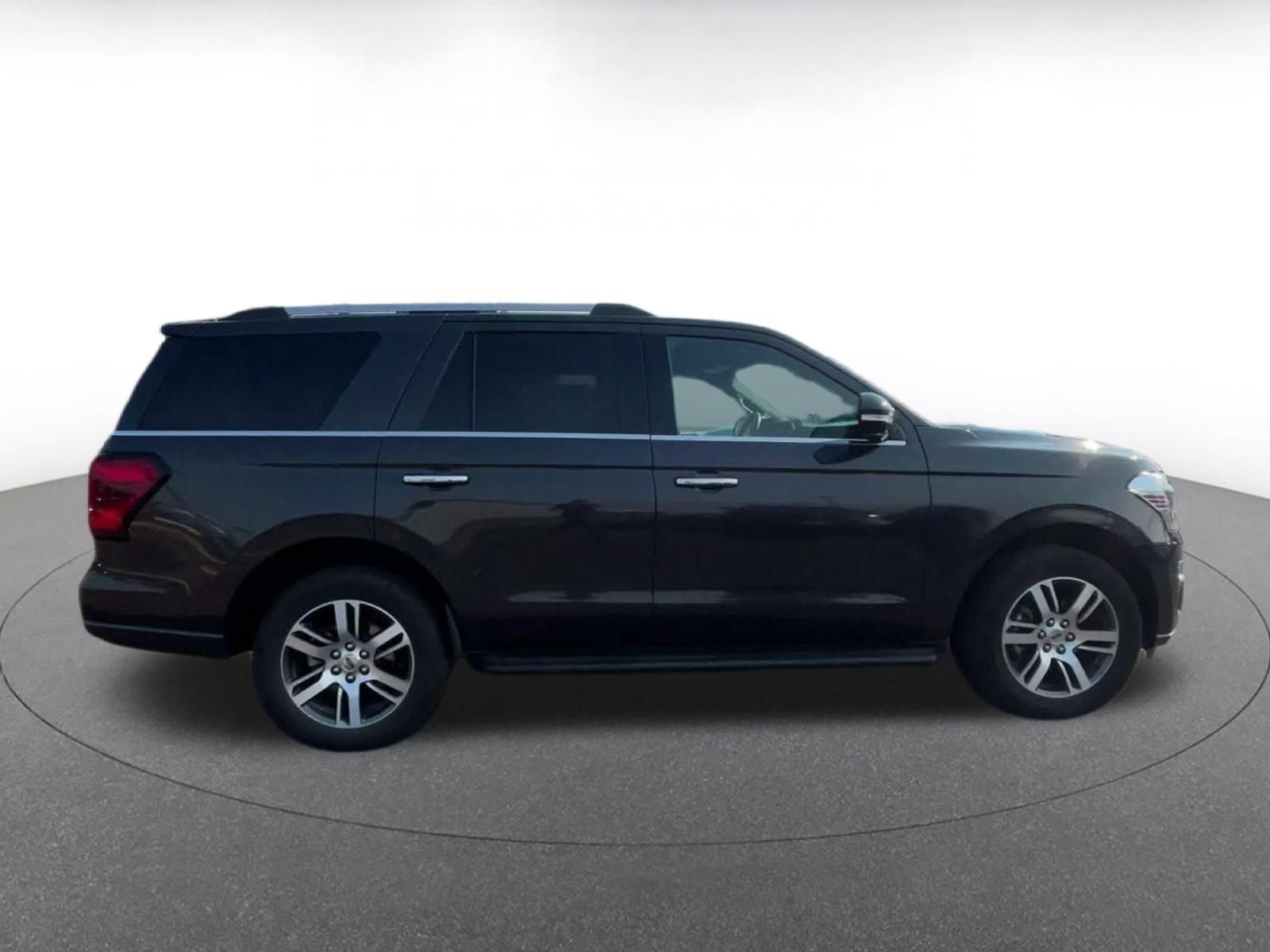 Used 2024 Ford Expedition Limited RWD image 15
