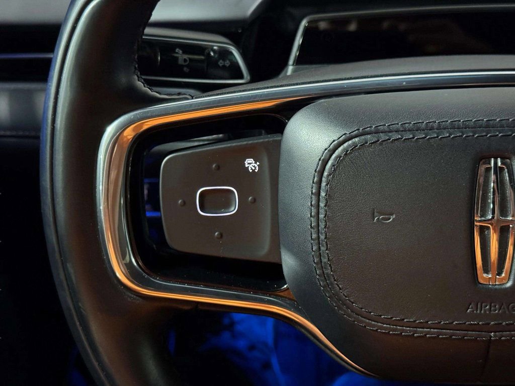 Certified 2024 Lincoln Nautilus Reserve w/ Jet Appearance Package (87T) AWD/4WD image 11