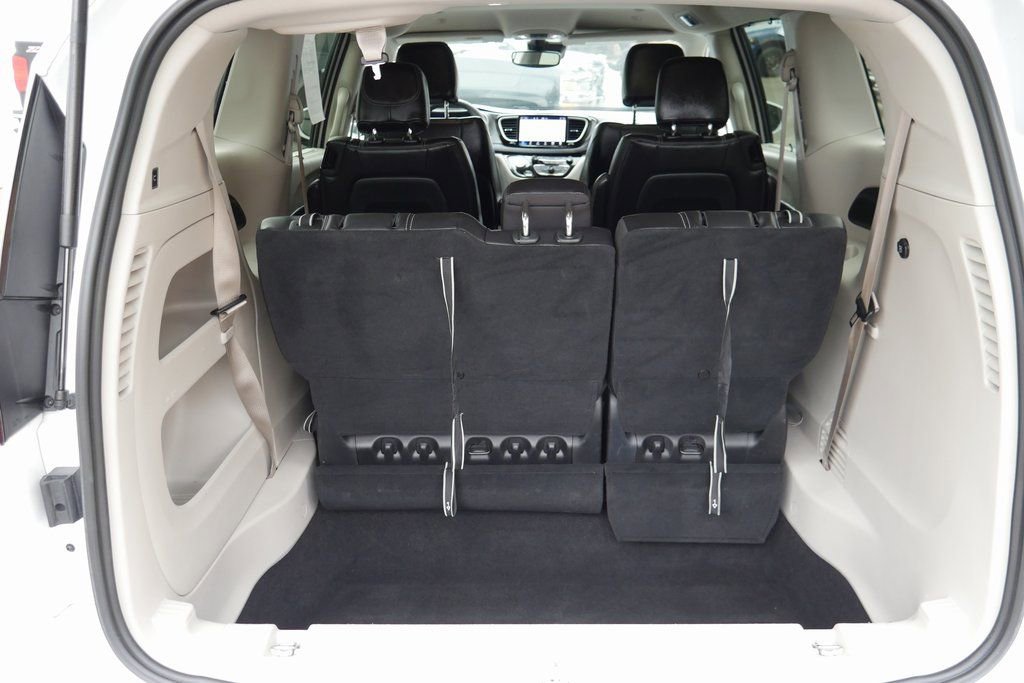 Used 2022 Chrysler Pacifica Touring-L image 27