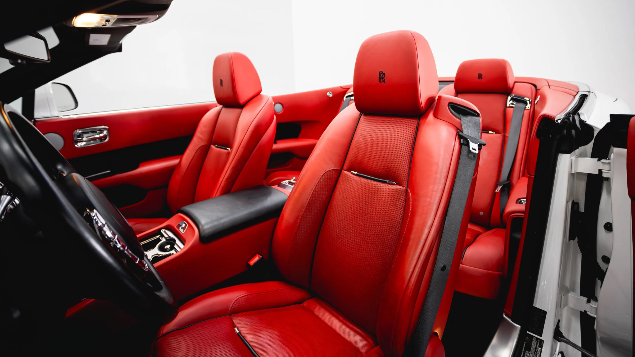 Used 2017 Rolls-Royce Dawn RWD image 45
