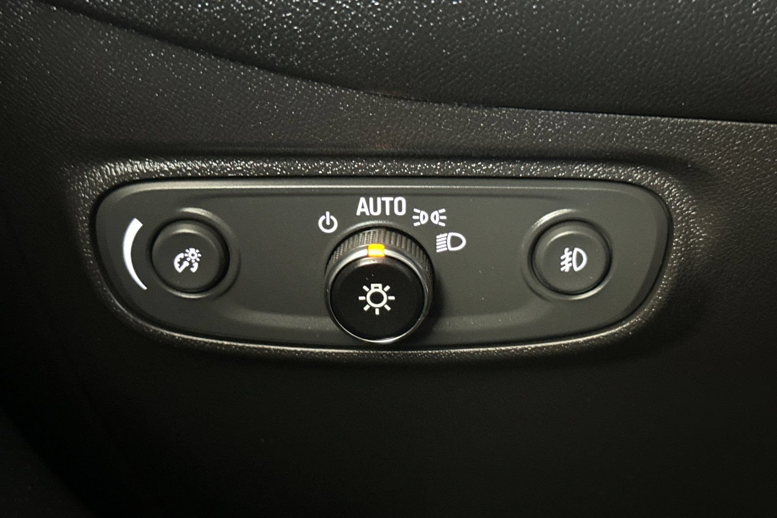 Used 2023 Chevrolet Equinox Premier AWD/4WD image 34