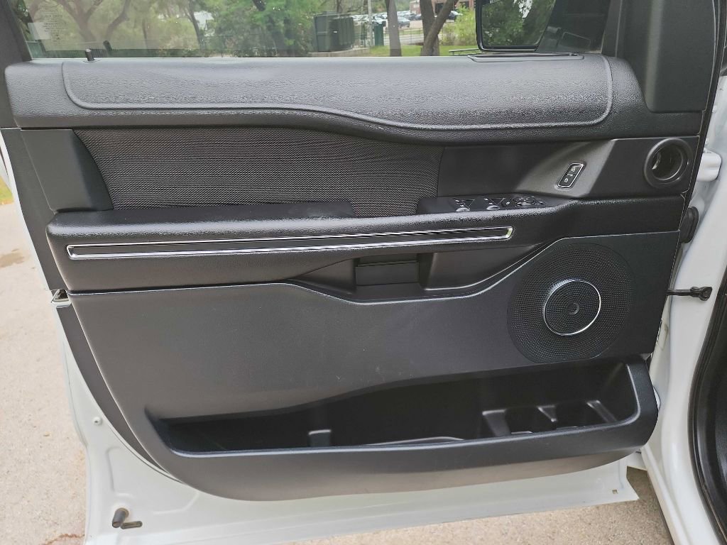 Used 2018 Ford Expedition XL image 13