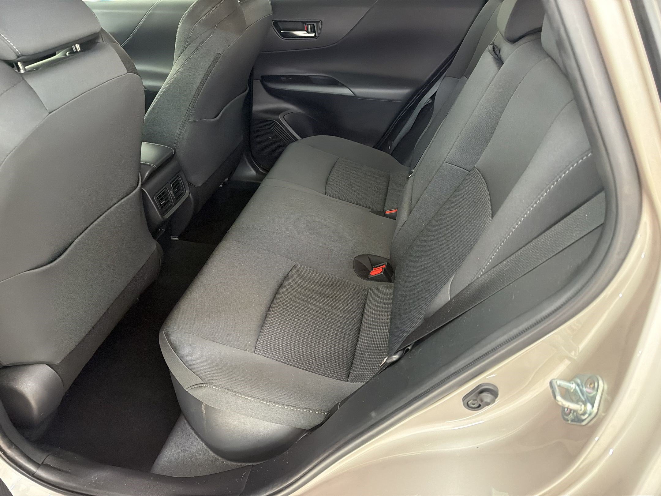 Used 2023 Toyota Venza LE AWD/4WD image 22