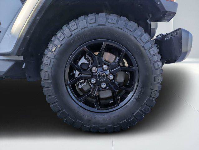 Certified 2025 Jeep Gladiator Mojave AWD/4WD image 10