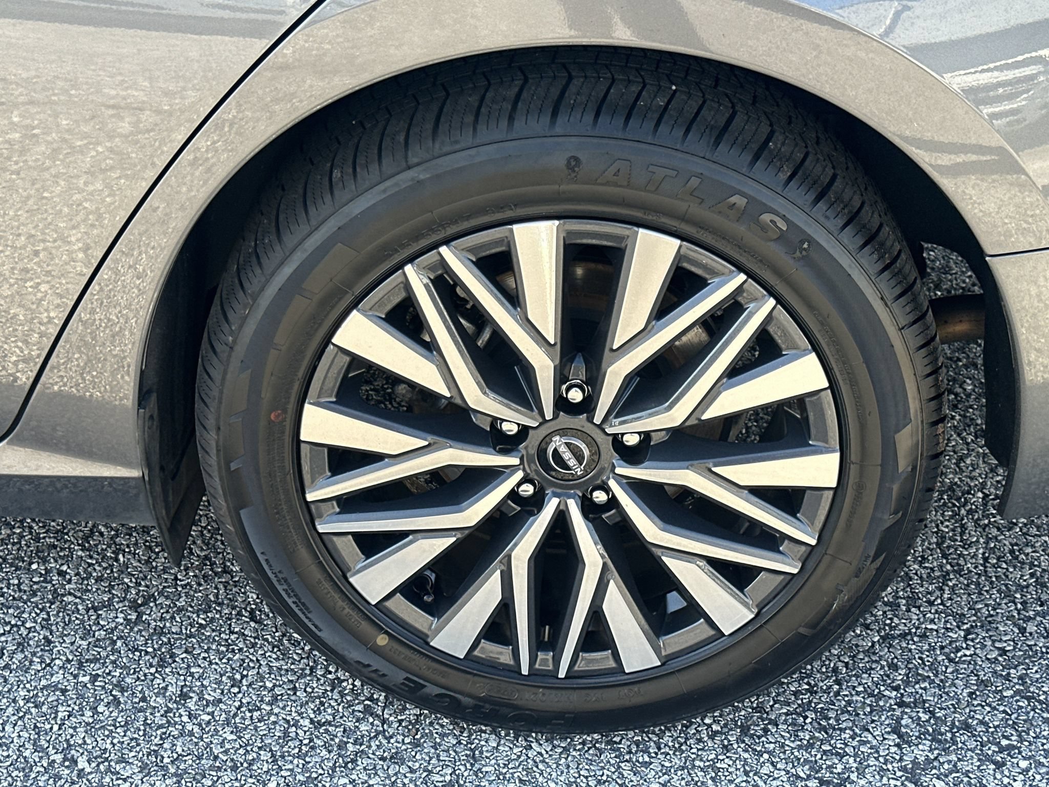 Used 2025 Nissan Altima 2.5 SV FWD image 19